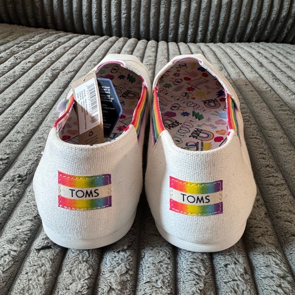 TOMS Mens 
Alp Unity White Slip-Ons - Picture 4 of 8